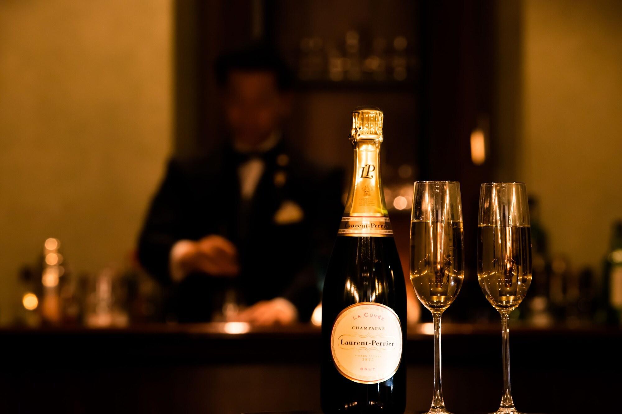 Royton Sapporo Hotel Exterior photo Champagne
